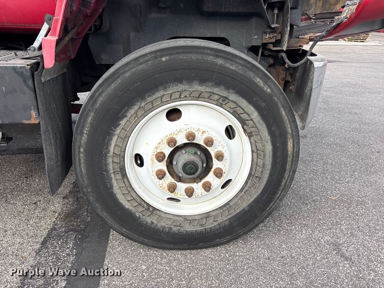 image for item FC2405 2001 GMC C7500 flatbed truck