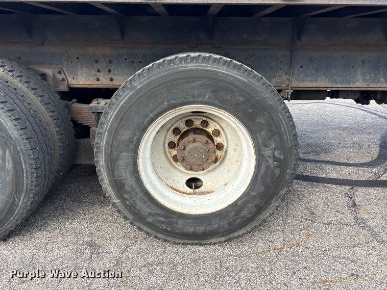 image for item FC2405 2001 GMC C7500 flatbed truck