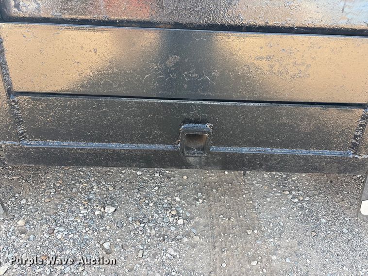 image for item FC2438 2000 Peterbilt 379 semi truck