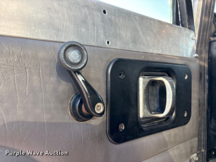 image for item FC2438 2000 Peterbilt 379 semi truck