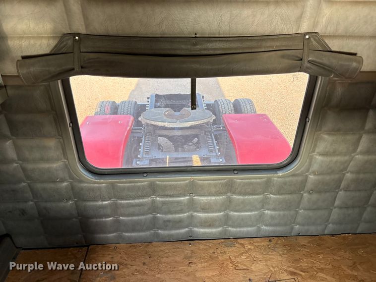 image for item FC2438 2000 Peterbilt 379 semi truck