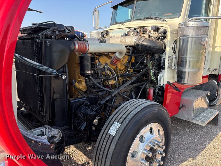 image for item FC2438 2000 Peterbilt 379 semi truck