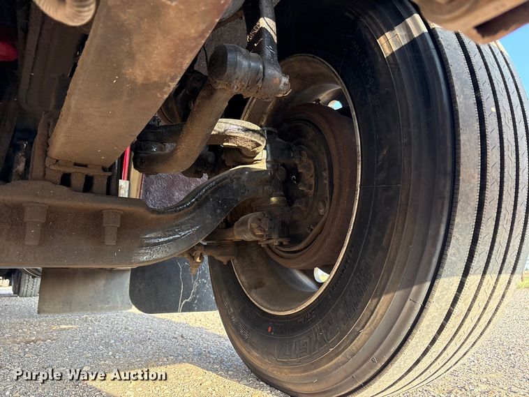 image for item FC2438 2000 Peterbilt 379 semi truck