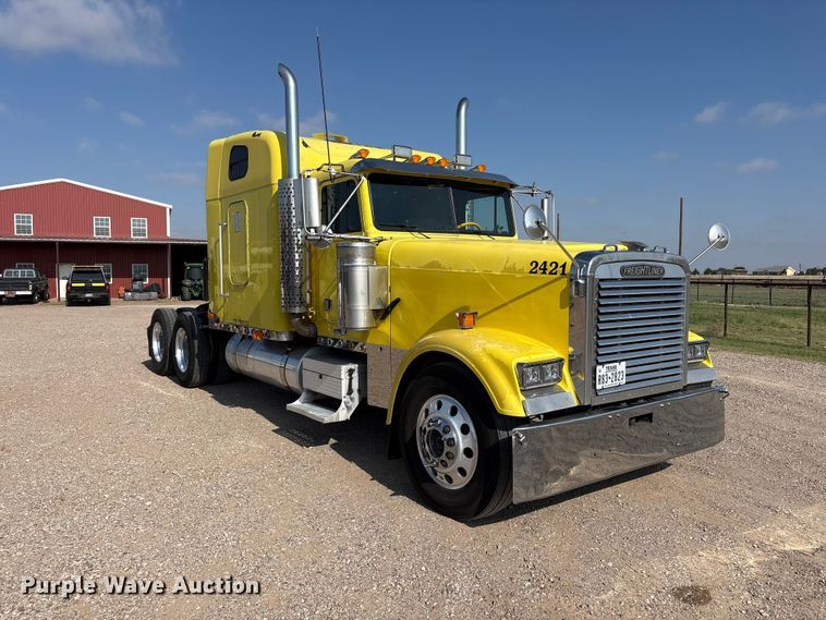 image for item FC2439 2000 Freightliner FLD semi truck