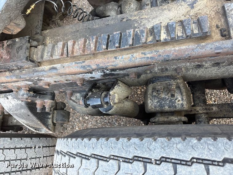 image for item FC2439 2000 Freightliner FLD semi truck