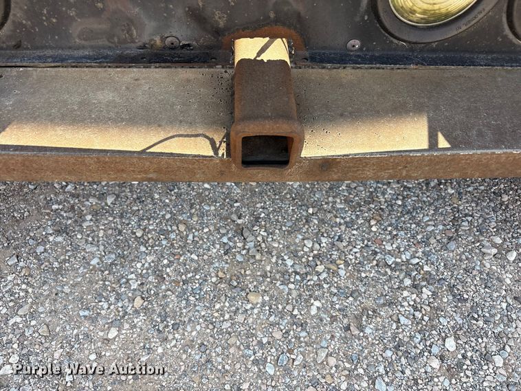 image for item FC2439 2000 Freightliner FLD semi truck
