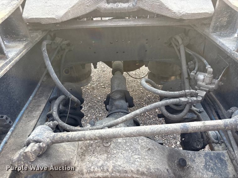 image for item FC2439 2000 Freightliner FLD semi truck