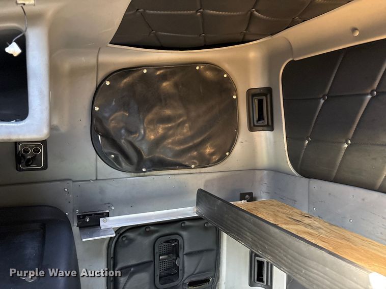 image for item FC2439 2000 Freightliner FLD semi truck