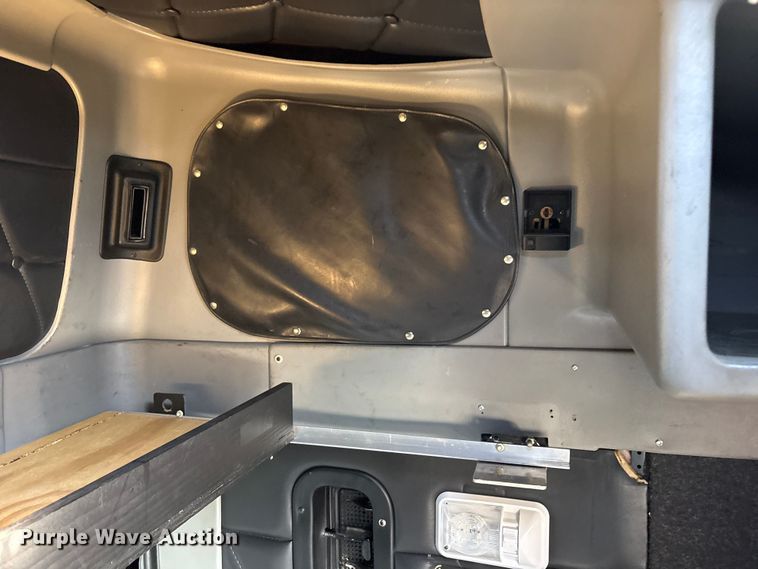 image for item FC2439 2000 Freightliner FLD semi truck