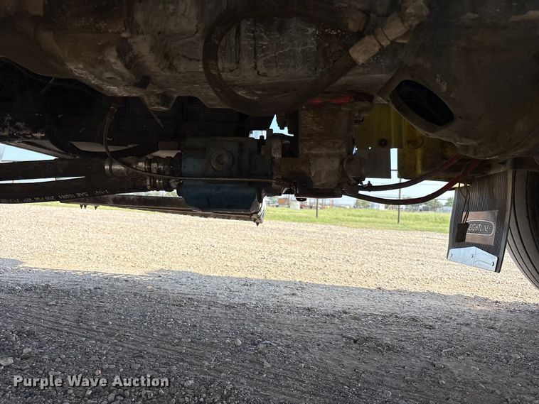 image for item FC2439 2000 Freightliner FLD semi truck