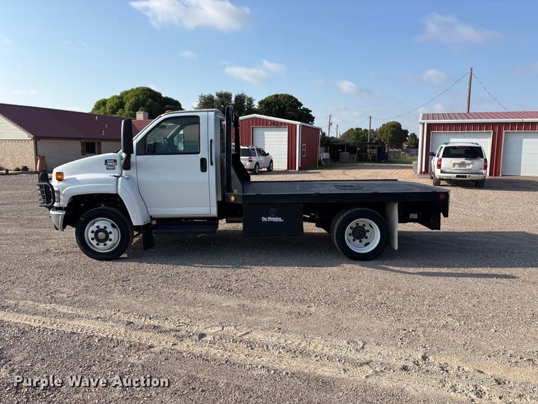image for item FC2440 2007 GMC C5500 flatbed truck