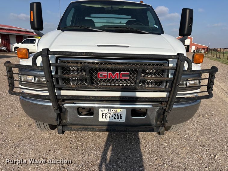 image for item FC2440 2007 GMC C5500 flatbed truck