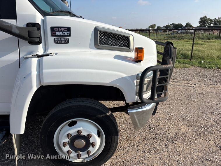 image for item FC2440 2007 GMC C5500 flatbed truck