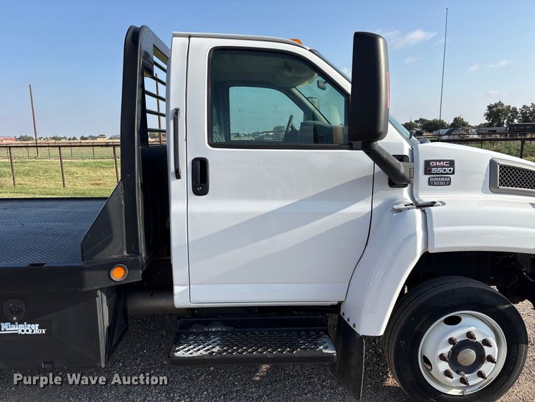 image for item FC2440 2007 GMC C5500 flatbed truck