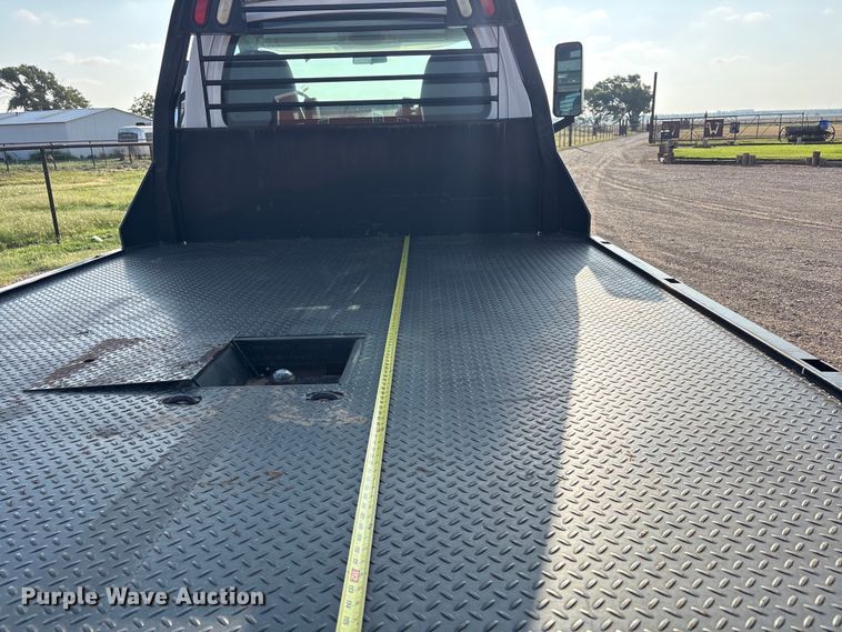 image for item FC2440 2007 GMC C5500 flatbed truck