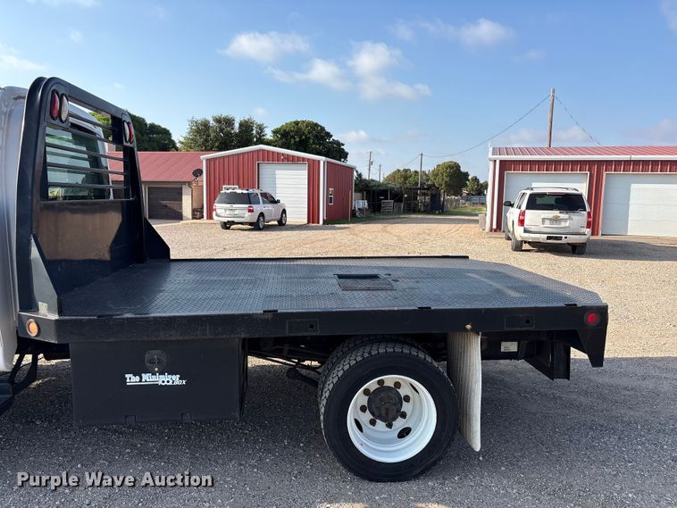 image for item FC2440 2007 GMC C5500 flatbed truck