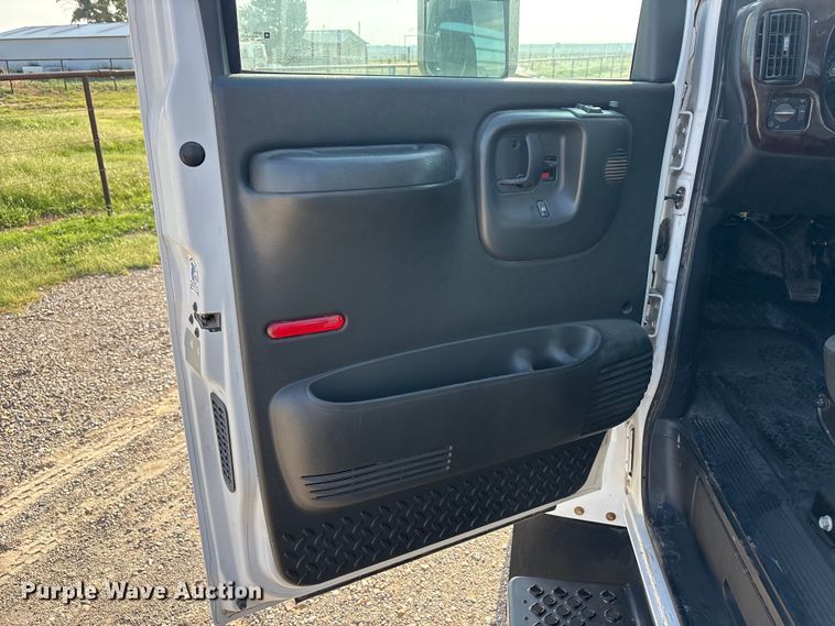 image for item FC2440 2007 GMC C5500 flatbed truck