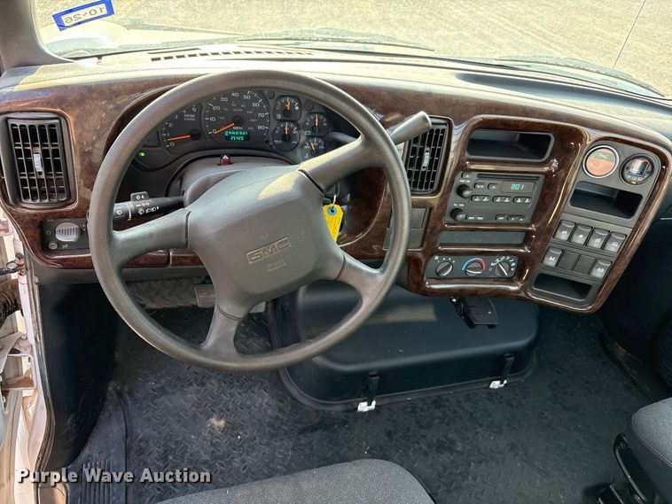 image for item FC2440 2007 GMC C5500 flatbed truck