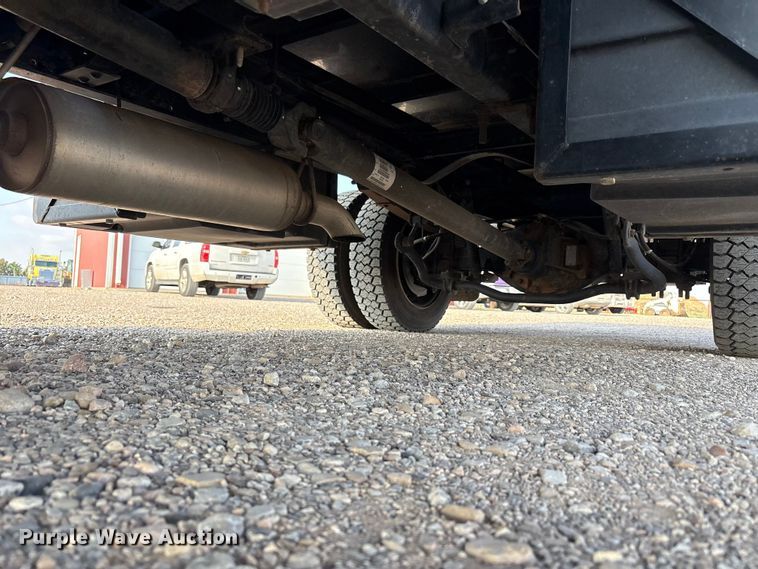 image for item FC2440 2007 GMC C5500 flatbed truck