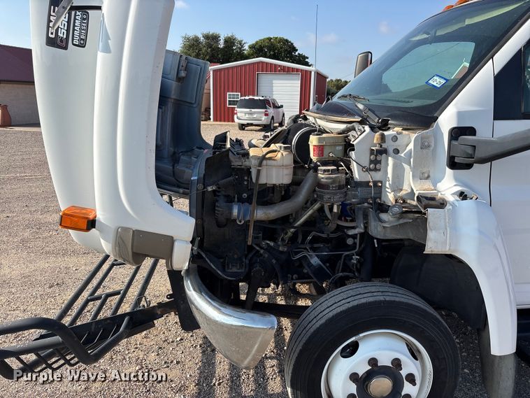 image for item FC2440 2007 GMC C5500 flatbed truck