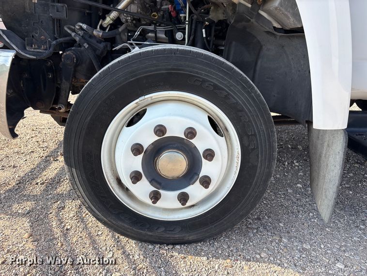 image for item FC2440 2007 GMC C5500 flatbed truck