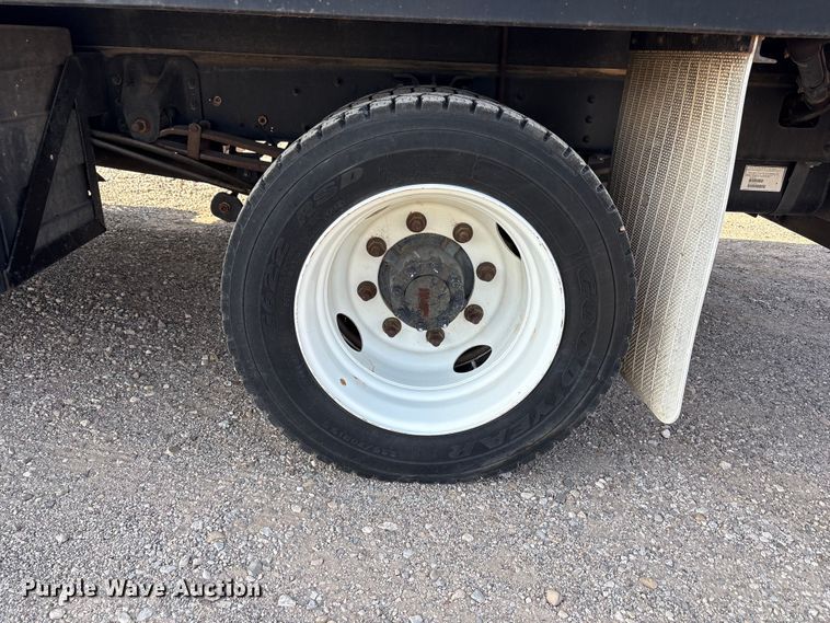 image for item FC2440 2007 GMC C5500 flatbed truck