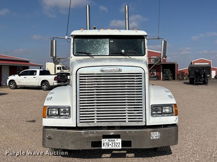image for item FC2442 2000 Freightliner FLD semi truck