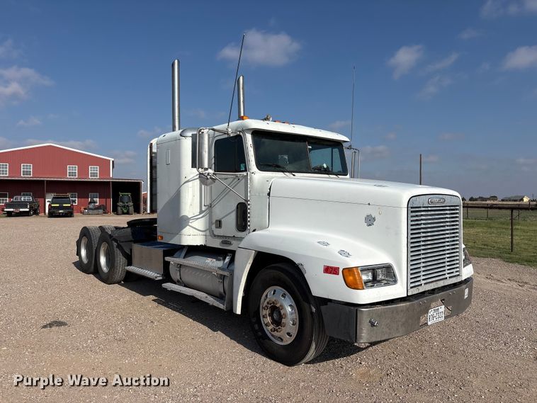 image for item FC2442 2000 Freightliner FLD semi truck