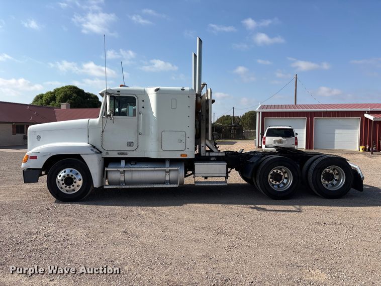 image for item FC2442 2000 Freightliner FLD semi truck