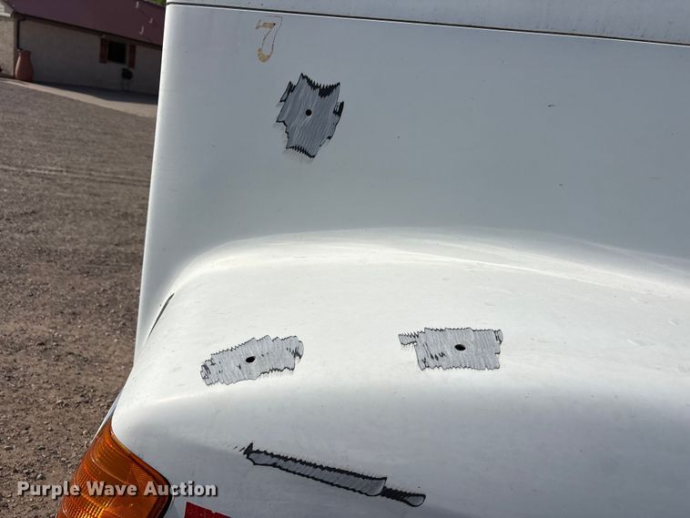 image for item FC2442 2000 Freightliner FLD semi truck