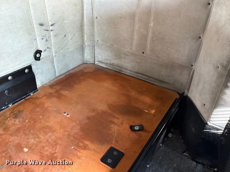 image for item FC2442 2000 Freightliner FLD semi truck