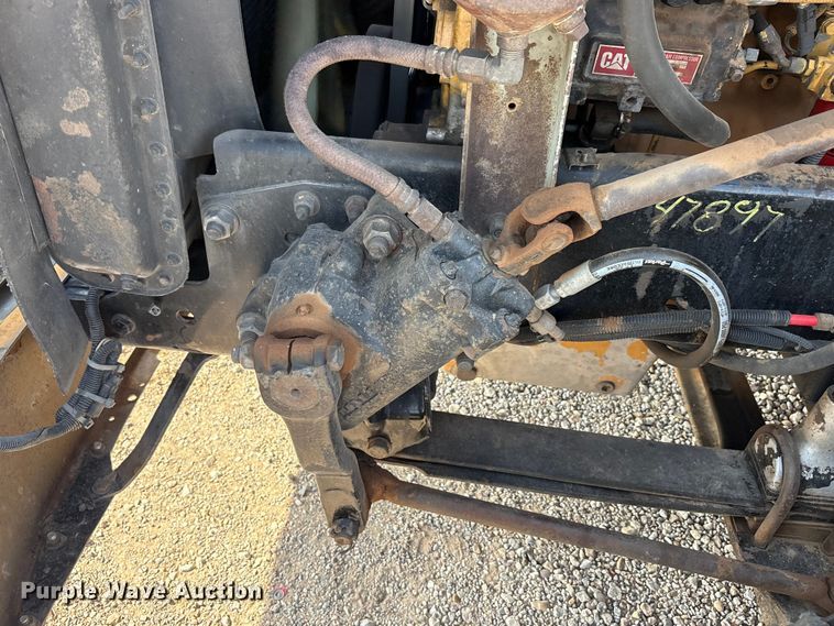 image for item FC2442 2000 Freightliner FLD semi truck