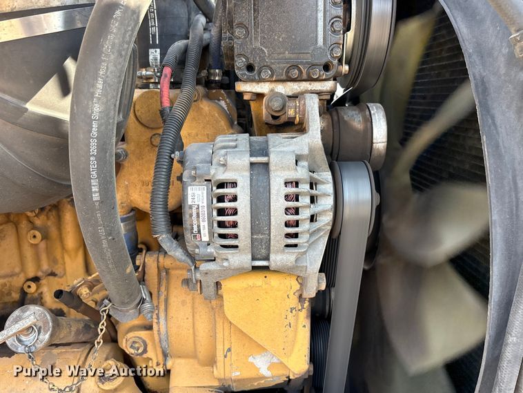 image for item FC2442 2000 Freightliner FLD semi truck