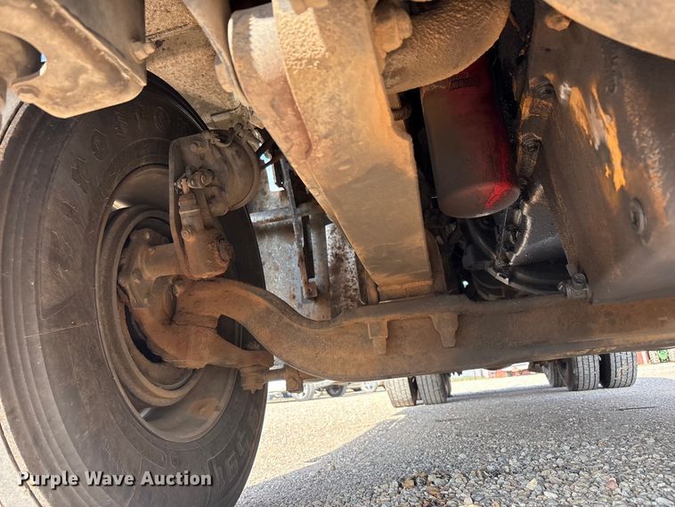 image for item FC2442 2000 Freightliner FLD semi truck