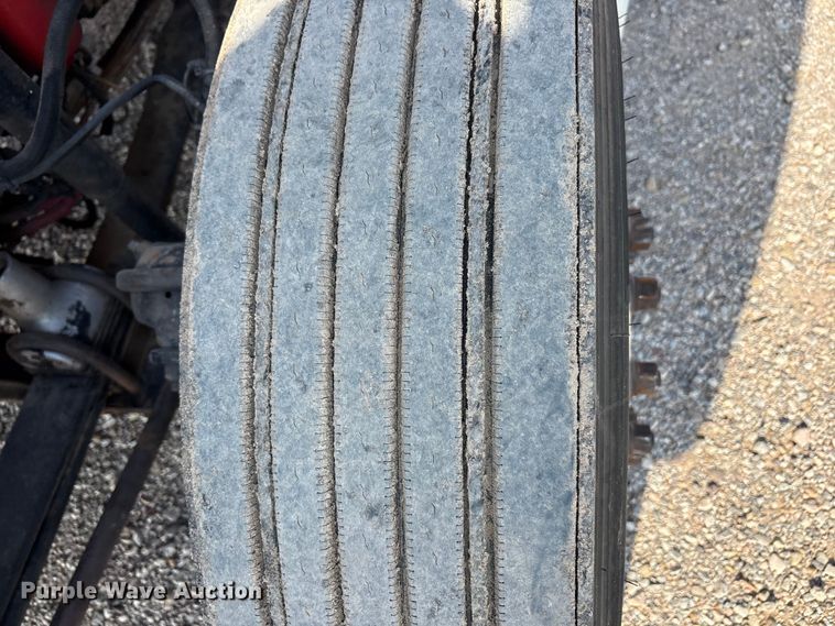 image for item FC2442 2000 Freightliner FLD semi truck