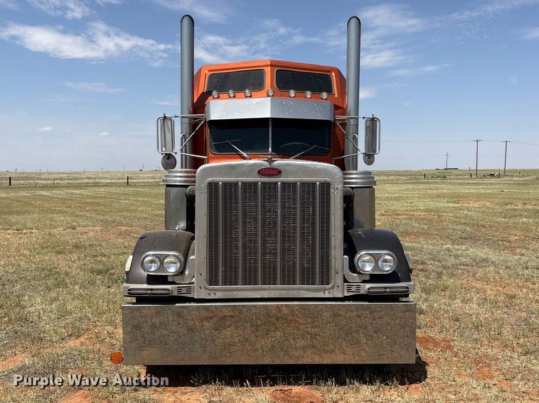 image for item FC2448 1986 Peterbilt 359 semi truck