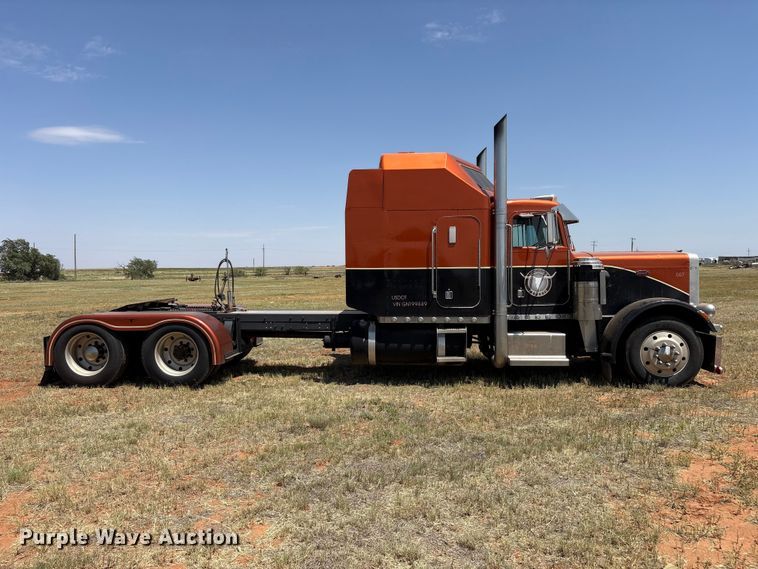 image for item FC2448 1986 Peterbilt 359 semi truck