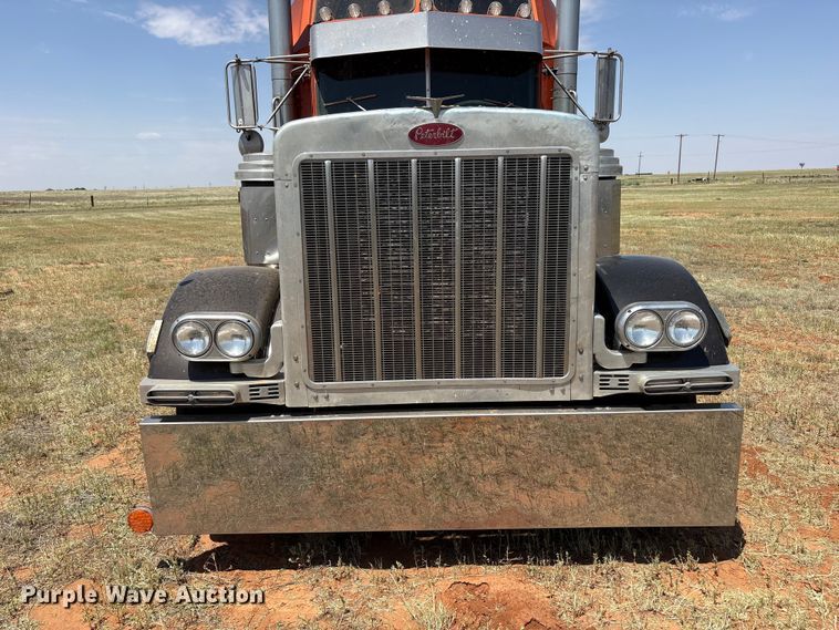 image for item FC2448 1986 Peterbilt 359 semi truck