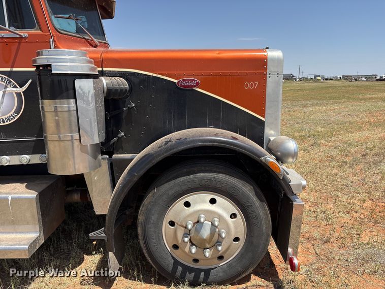 image for item FC2448 1986 Peterbilt 359 semi truck