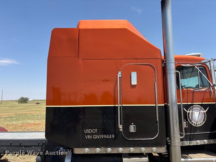 image for item FC2448 1986 Peterbilt 359 semi truck