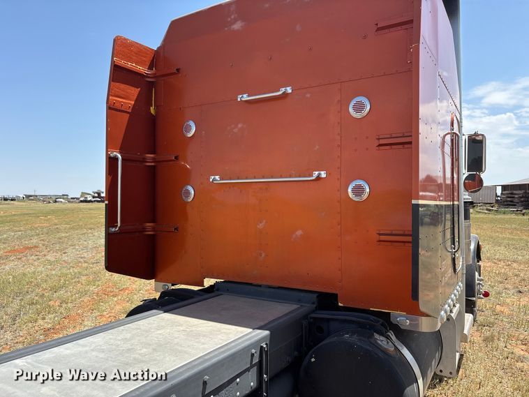 image for item FC2448 1986 Peterbilt 359 semi truck