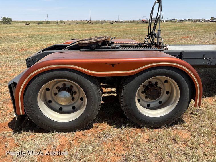 image for item FC2448 1986 Peterbilt 359 semi truck