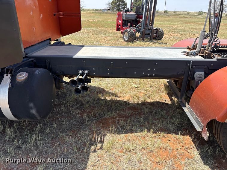 image for item FC2448 1986 Peterbilt 359 semi truck