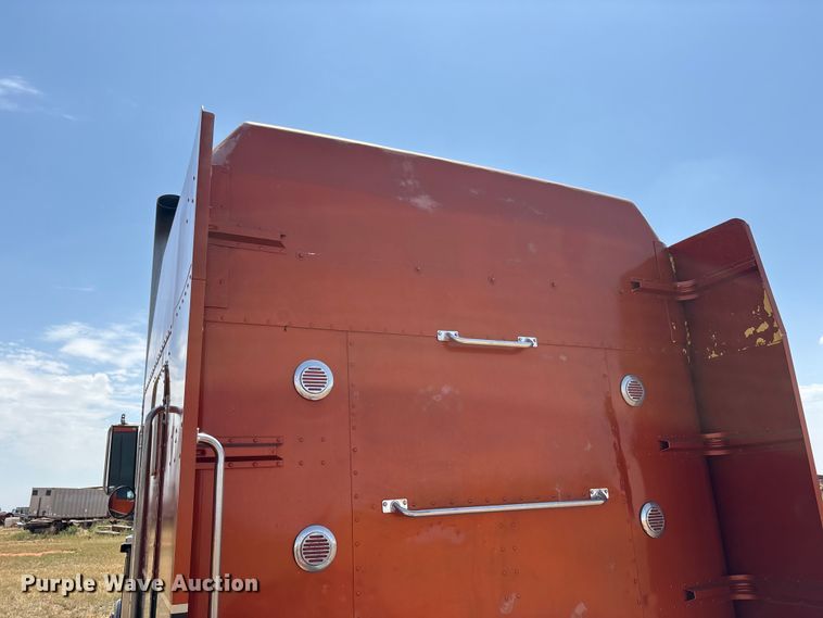 image for item FC2448 1986 Peterbilt 359 semi truck