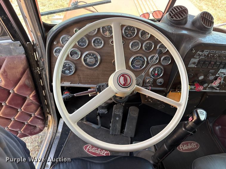 image for item FC2448 1986 Peterbilt 359 semi truck