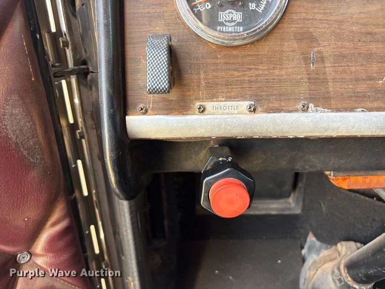 image for item FC2448 1986 Peterbilt 359 semi truck