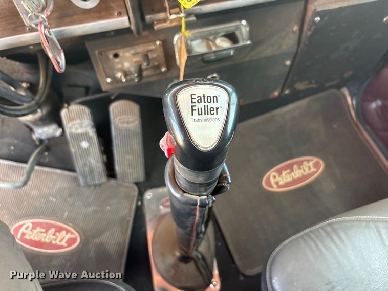 image for item FC2448 1986 Peterbilt 359 semi truck