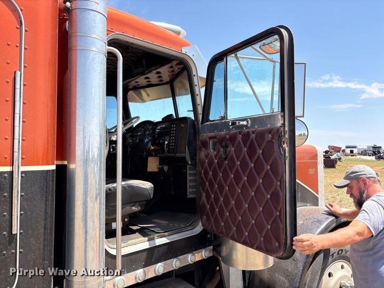 image for item FC2448 1986 Peterbilt 359 semi truck