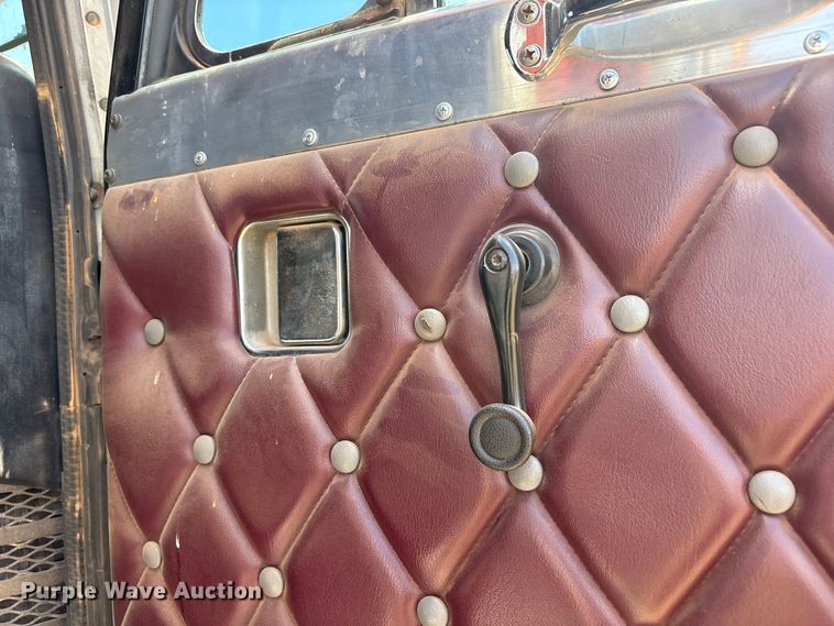 image for item FC2448 1986 Peterbilt 359 semi truck