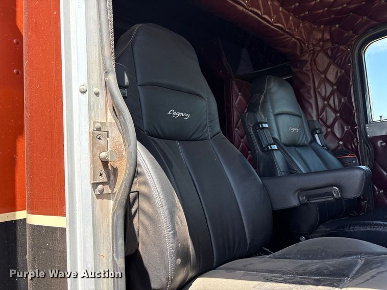 image for item FC2448 1986 Peterbilt 359 semi truck